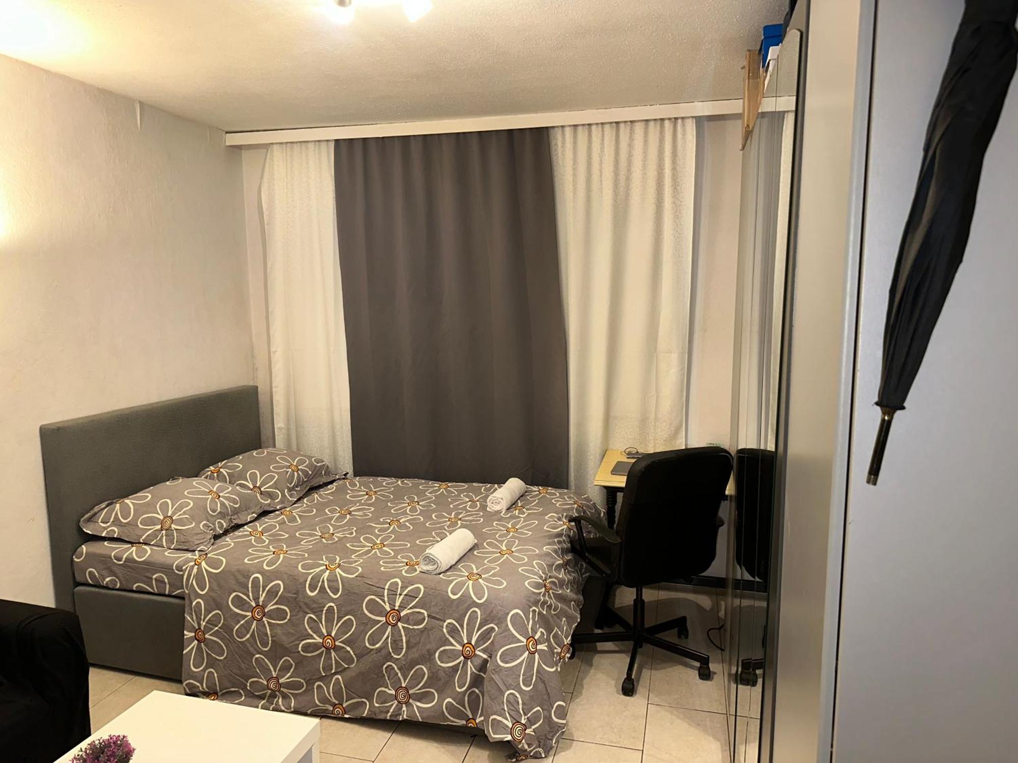 Schoenes Zimmer In Bahnhofsnaehe In Einer Wohnung Mit Grosser Terrasse Gießen Екстериор снимка